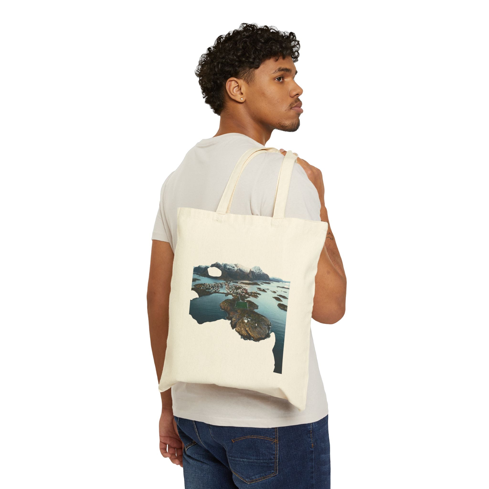 Henninsvær Stadium Tote Collection